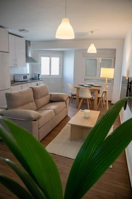 California Apartament Duenas Sevilla Bagian luar foto