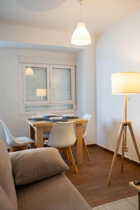 California Apartament Duenas Sevilla Bagian luar foto