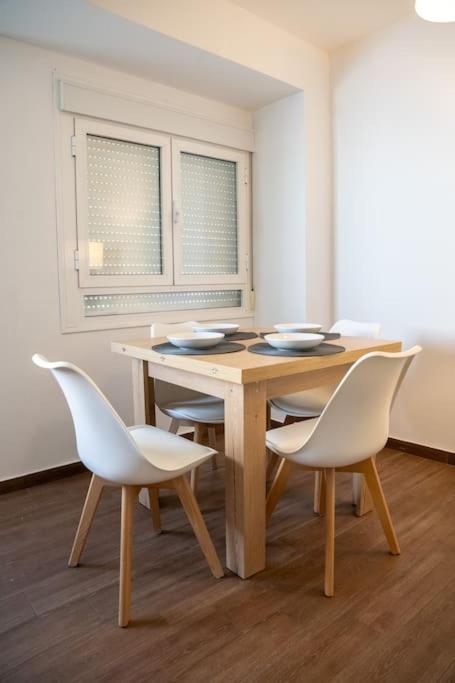 California Apartament Duenas Sevilla Bagian luar foto